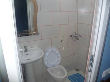 Фото номера Трехместный номер «Комфорт» Гостевой дом Suliko Guest House г. Махинджаури 15