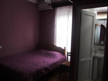 Фото номера Четырехместный номер Делюкс Гостевой дом Suliko Guest House г. Махинджаури 7