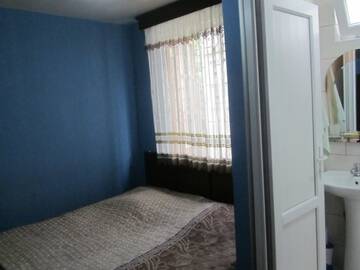 Фото номера Трехместный номер «Комфорт» Гостевой дом Suliko Guest House г. Махинджаури 10